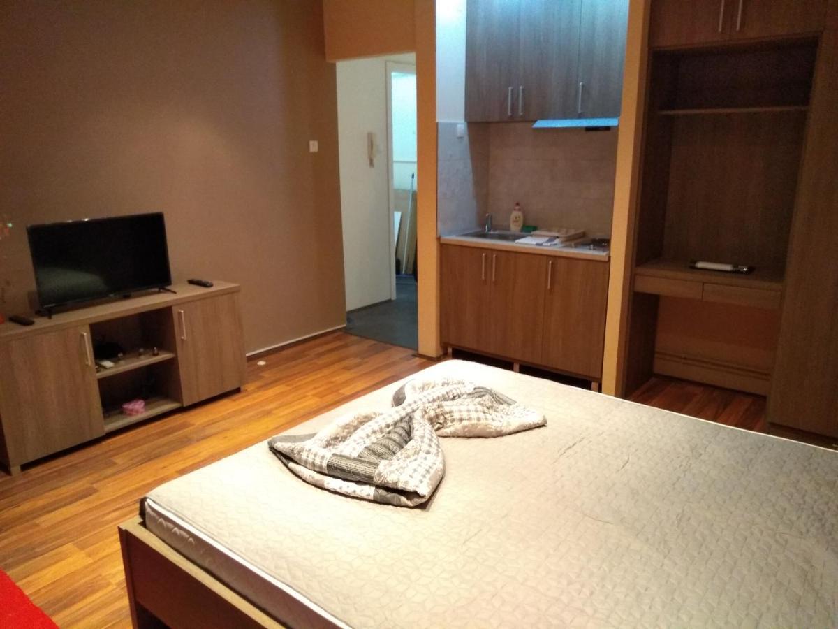 Ferienwohnung Castel Bianco Belgrad Exterior foto