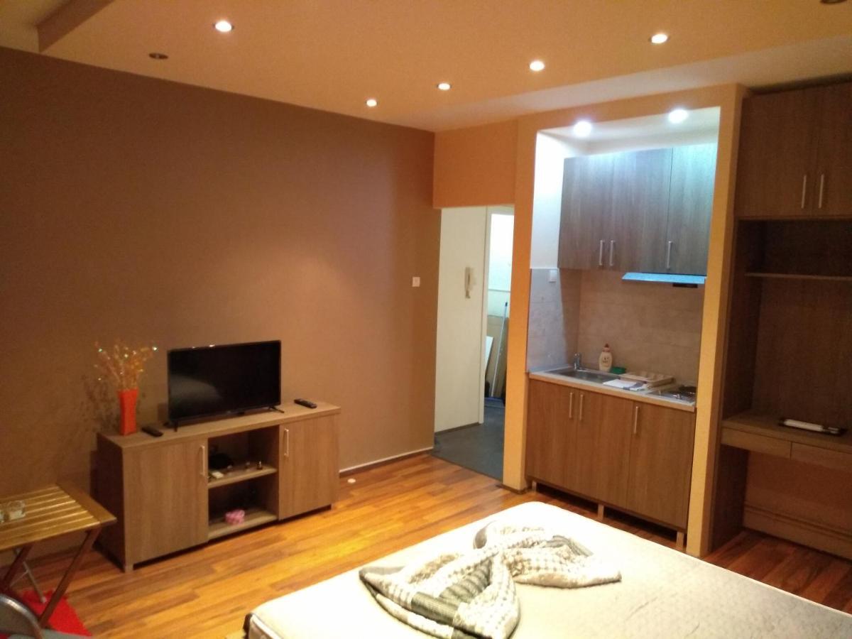 Ferienwohnung Castel Bianco Belgrad Exterior foto